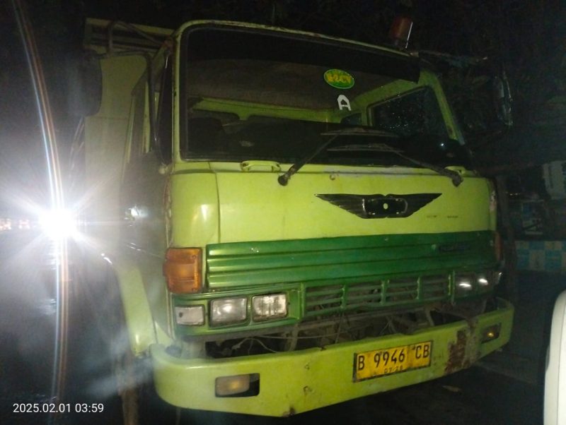 Mobil yang digunakan untuk menghisap solar subsidi