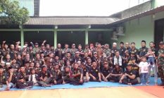 Bagi Takjil dan Bukber Koramil 02/Curug dengan Paguyuban Djogja Kreatif sebagai bentuk Kemanunggalan TNI dengan Rakyat.