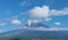 Gunung Semeru Erupsi, Luncurkan Letusan Setinggi 1,2 Km
