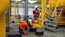 Sesuai amanah RUPTL 2025-2034, PLN EPI terus melanjutkan pengembangan pembangunan infrastruktur midstream gas/LNG di seluruh Indonesia baik untuk mengkonversi BBM dengan gas alam cair/Liquefied Natural Gas (LNG) maupun untuk pembangkit-pembangkit gas baru dalam mendukung pembangkit-pembangkit  renewable. Dalam pengembangan infrastruktur midstream LNG ini dibutuhkan integrasi dengan beberapa infrastruktur ke pelabuhan yang telah ada untuk mempercepat  dan memberikan efisiensi.