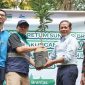 Menteri Lingkunga Hidup Hanif Faisol Nurofiq (dua dari kanan), Wali Kota Batu Nurochman (kanan), Direktur Manajemen Human Capital dan Administrasi PLN Nusantara Power TB Ari Wibawa M. (kiri), bersama dengan Direktur Utama Perum Jasa Tirtra I  Fahmi Hidayat (dua dari kiri) saat akan melaksanakan penanaman pohon di Arboretum Sumber Brantas. Melalui kegiatan ini akan bermafaat kepada penguatan peran vital sebagai kawasan konservasi tanah dan air di Desa Sumber Brantas dan sekitarnya.