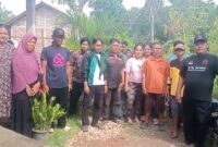 Simpatisan PDI-P Brebes dari Kecamatan Tanjung menyampaikan sikap kekecewaan hasil Konfercab DPC PDI-P Brebes. (Fot: kiriman warga)