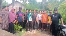 Simpatisan PDI-P Brebes dari Kecamatan Tanjung menyampaikan sikap kekecewaan hasil Konfercab DPC PDI-P Brebes. (Fot: kiriman warga)