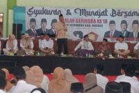Ketua DPC Partai Gerindra Brebes Wurja saat memberikan sambutan peringatan Harlah Gerindra ke 18 di gedung islamik center Brebes Sabtu (7/2). Foto: ismail
