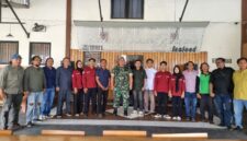 Dandim Brebes, Ambariyantomo, bersama mahasiswa dalam kegiatan silaturahmi dan dialog pada Rabu (8/4/2026). Foto: kiriman warga