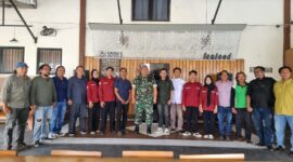Dandim Brebes, Ambariyantomo, bersama mahasiswa dalam kegiatan silaturahmi dan dialog pada Rabu (8/4/2026). Foto: kiriman warga