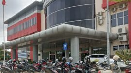 Suasana area parkir RSUD Ir Soekarno Ketanggungan Brebes. Foto: Lensabumi.com