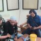 Didik Galih R, pelaku penipuan yang mengaku anggota TNI, diamankan anggota intel Kodim 0713/Brebes terkait kasus penipuan masuk Kopassus di Brebes, Sabtu (4/4/2026). Foto: Tangkapan layar video/Ist