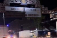 Gapura perbatasan Brebes–Cirebon di Kecamatan Losari tampak rusak dan kusam. Foto: Ist