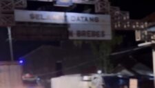 Gapura perbatasan Brebes–Cirebon di Kecamatan Losari tampak rusak dan kusam. Foto: Ist