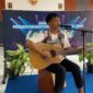 Peserta LABRE Idol 2026 tampil membawakan lagu di Lapas Kelas IIB Brebes, Selasa (21/4/2026). Foto: dok humas

 