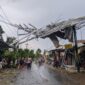 Puluhan rumah di desa Cipelem, Bulakamba ambruk diterjang angin kencang, Senin sore (28/4/2026). Foto: ist

 

 