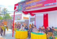 Kalpas Brebes Gowim Mahali menghadiri pemusnahan barang bukti di Kejari Brebes. Fot: ist