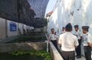 Kalapas Brebes, Mudo Mulyono tinjau budidaya lele. Foto: ist