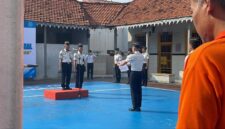 Upacara peringatan Hardiknas ke 118 di Lapas Brebes. (Istimewa)