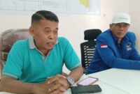 Asrofi kader Demokrat bersama Ketua PAC Partai Demokrat Kecamatan Brebes, Weri Suroso. Foto: Ist

 

 