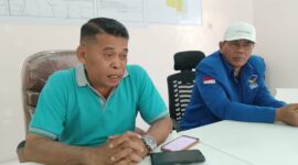 Asrofi kader Demokrat bersama Ketua PAC Partai Demokrat Kecamatan Brebes, Weri Suroso. Foto: Ist

 

 