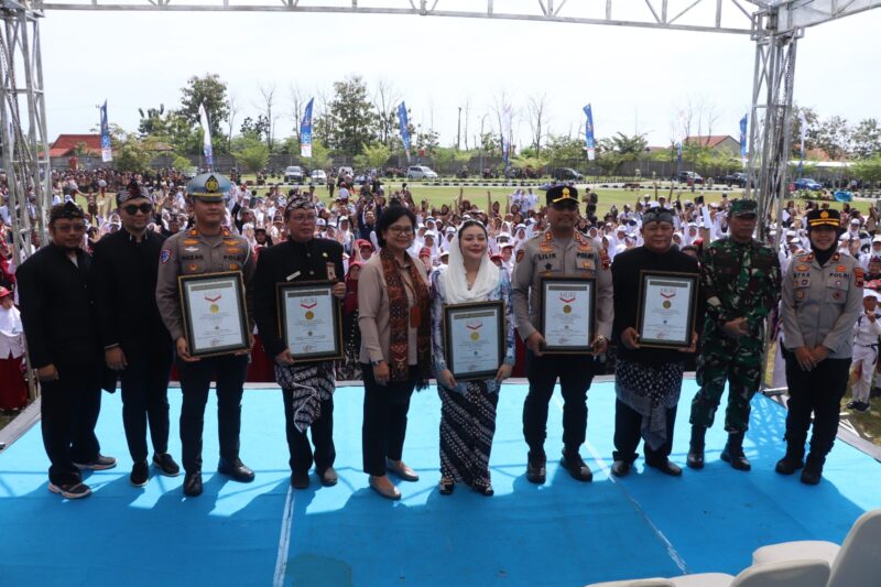 Peringati hardiknas pemkab brebes raih rekor muri. Foto: dok humas