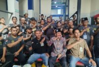 CEO PT Dedi Jaya Lambang Perkasa, H. Muhadi Setiabudi memberikan motivasi kepada puluhan petugas Juleha Brebes. Foto: ist