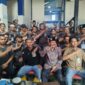 CEO PT Dedi Jaya Lambang Perkasa, H. Muhadi Setiabudi memberikan motivasi kepada puluhan petugas Juleha Brebes. Foto: ist