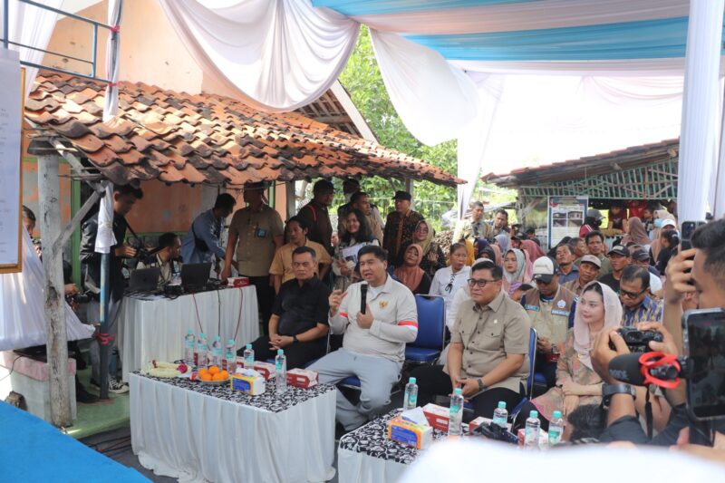 Menteri PKP Maruarar Sirait menyampaikan kuota rumah subsidi di Jateng meningkat dari 25 ribu unit menjadi 50 ribu unit saat kunker di Brebes pada Sabtu, (9/5). Foto: Lensabumi/ist