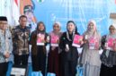 Dirtu BPJS Kesehatan dan Bupati Paramitha bersama para Ibu hamil di acara baksos RSUI Mutiara Bunda Tanjung, Selasa (12/5). Foto: ist