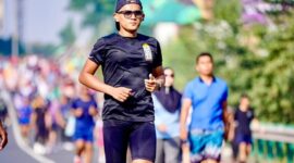 Semangat hidup sehat terus digaungkan PLN EPI melalui Wellness Program 2026. Pegawai PLN EPI Adnan Syirazi Azhar menunjukkan komitmennya dengan mengikuti Half Marathon, di mana setiap langkah, kalori, dan durasi aktivitasnya tercatat dan terintegrasi dalam aplikasi PLN Wellness.