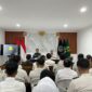 Anggota Subdenpom IV/1-4 Brebes memberikan pengarahan wawasan kebangsaan kepada jajaran pegawai Lapas Kelas IIB Brebes. Foto: ist