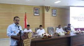 Wakil Bupati Wurja saat membuka Rapat Koordinasi Tindak Lanjut Instruksi Bupati tentang Optimalisasi ZIS di Kabupaten Brebes, di Aula Lantai 5 KPT Brebes, Rabu (3/6/2026). Foto:ist
