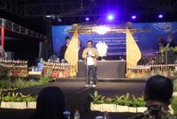 Wakil Bupati, Wurja  memberikan sambutan di acara pagelaran Wayang Golek Santri yang digelar Kementerian Komunikasi dan Digital (Komdigi) melalui Direktorat Jenderal Komunikasi Publik dan Media bersama Pemerintah Kabupaten Brebes, Rabu (3/6/2026) malam.  Foto: ist