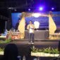 Wakil Bupati, Wurja  memberikan sambutan di acara pagelaran Wayang Golek Santri yang digelar Kementerian Komunikasi dan Digital (Komdigi) melalui Direktorat Jenderal Komunikasi Publik dan Media bersama Pemerintah Kabupaten Brebes, Rabu (3/6/2026) malam.  Foto: ist