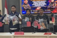 Wakapolres Brebes Kompol Ryke Rhimadhila menyampaikan saat konferensi pers kepada awak media pada Senin, (1/6/2026). Foto: lensabumi