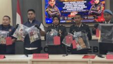Wakapolres Brebes Kompol Ryke Rhimadhila menyampaikan saat konferensi pers kepada awak media pada Senin, (1/6/2026). Foto: lensabumi