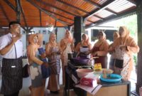 Anggota DPW darma wanita pemkab Brebes diajak mengolah bahan pangan menjadi produk bernilai ekonomi di Pendopo Brebes, Selasa (7/7/2026). Foto: ist