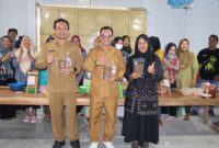 Wakil Bupati Wurja (tengah) mengunjungi Pelatihan Blending Rokok di Pabrik Rokok PR Cari Bima Mukti, Desa Wlahar, Kecamatan Larangan, Selasa (14/7/2026).