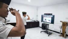 Kalapas Brebes, Mudo Mulyanto bersama jajaran pejabat struktural mengikuti apel bersama dengan Kementerian Koordinator Bidang Hukum, Hak Asasi Manusia, Imigrasi, dan Pemasyarakatan, Kementerian Hukum, Kementerian Hak Asasi Manusia, serta Kementerian Imigrasi dan Pemasyarakatan yang dilaksanakan secara virtual pada Senin (27/7). foto: ist