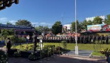 Kalapas Brebes, Mudo Mulyanto menghadiri upacara HUT Bhayangkara ke 80 di Mapolres Brebes, Rabu (1/7). Foto: ist