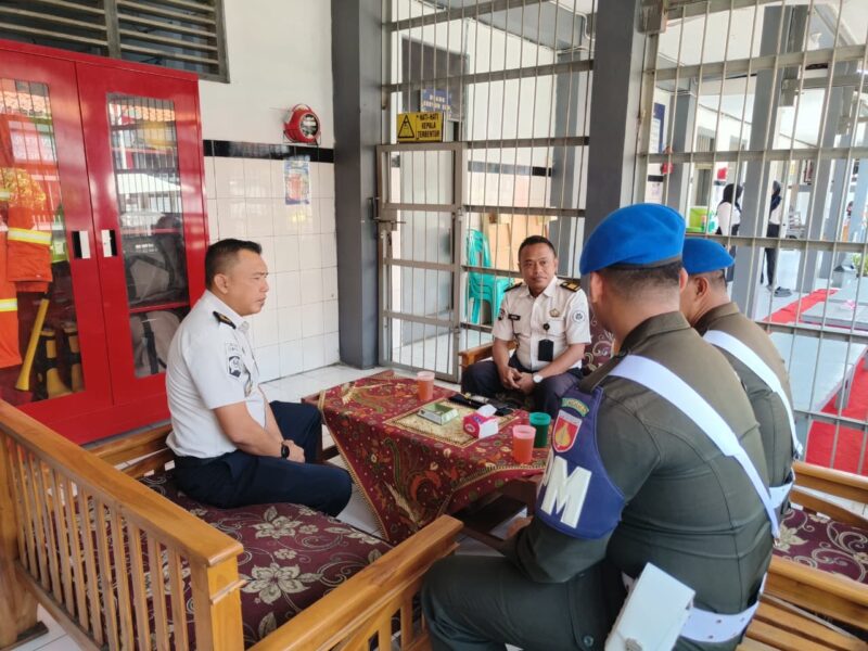 Petugas Lapas Brebes bersama anggota anggota Subdenpom. Foto: ist