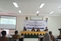 Kepala Dinarpus, Nuryanto, (dua dari kiri) meluncurkan aplikasi layanan digital LiterasiKita, Senin, (3/8). Foto: lensabumi

 

 