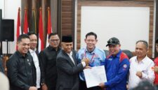 Yakub Ikraman didampingi anggota dan Ketua Komisi II sepakati usulan Koalisi Buruh Bersatu