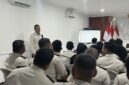 Kepala Kantor Wilayah Direktorat Jenderal Pemasyarakatan Jawa Tengah, Mardi Santoso, memberikan arahan untuk perkuat Integritas dan Keamanan kepada petugas Lapas Brebes. Foto: dok Lapas Brebes/ist