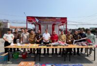 Petugas Lapas Brebes menghadiri pemusnahan barang bukti di Kejari Brebes, Selasa (6/10/2026). Foto: dok humas/lensabumi