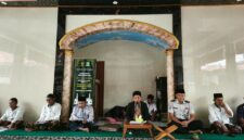 Pegawai LDNU bersama petugas Lapas Brebes memberikan tausyiah kepada  Warga binaan dalam program pembinaan keagamaan.  Foto: istimewa