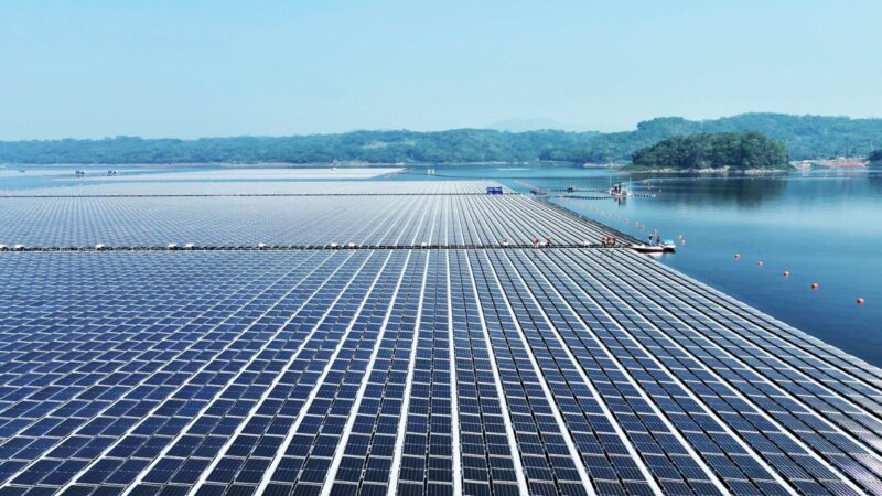 Dalam ajang ASEAN Energy Awards 2026, Pembangkit Listrik Tenaga Surya (PLTS) Terapung Cirata berkapasitas 192 megawatt peak (MWp) yang berlokasi di Jawa Barat ini meraih predikat First Runner-up pada ASEAN Renewable Energy Project Awards 2026 kategori On-Grid, subkategori Utility Scale.